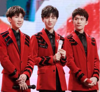 ​TFBOYS 十周年演唱会西安盛大开幕，三小只终于渐行渐远
