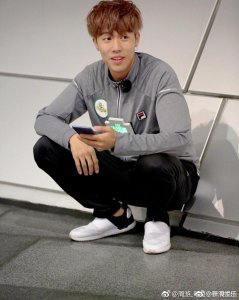 ​热依扎周游公开恋情？网友的评论亮了！