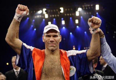 ​2米13拳王曾击败老霍，满身长毛连泰森都怕他，号称“东方巨兽”