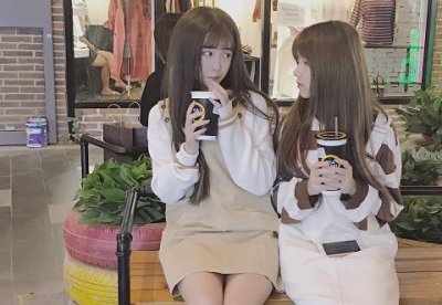 ​网红薇薇欧尼过生日,杨清柠和允恩同框合影,让王乐乐难堪?