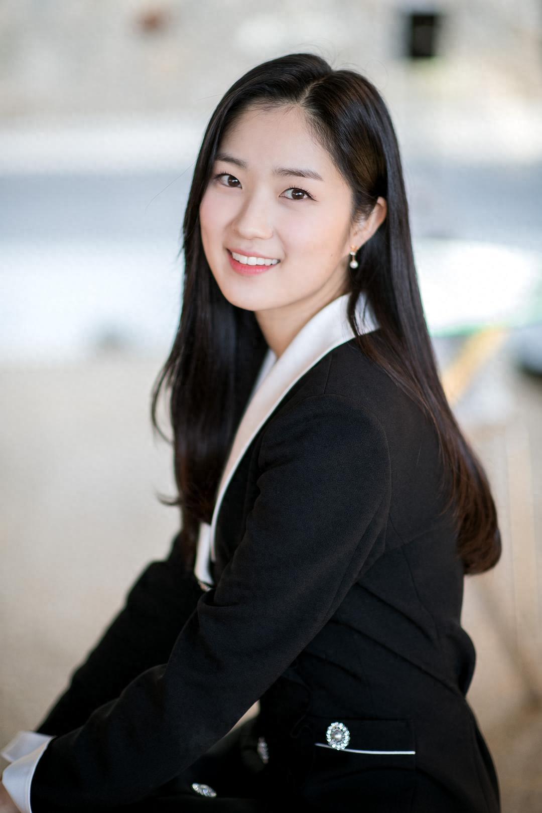 韩国新星金惠允