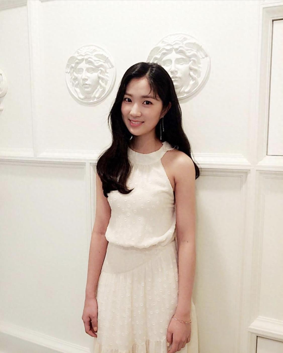 韩国新星金惠允