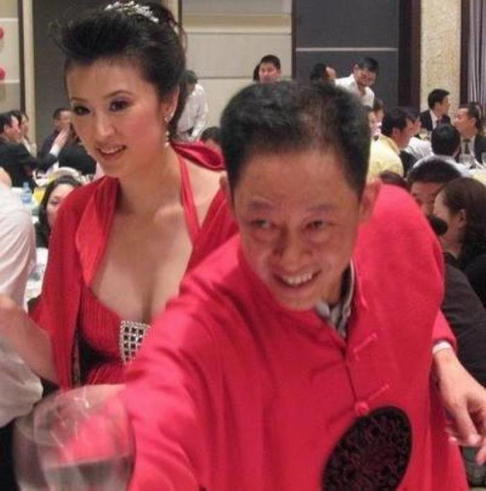 王志文的六位女人 现任老婆陈坚红简历