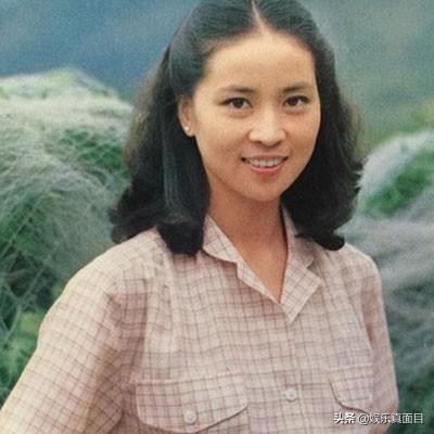 成龙有几个老婆排名（成龙的妻子是怎样的一个女人）(3)