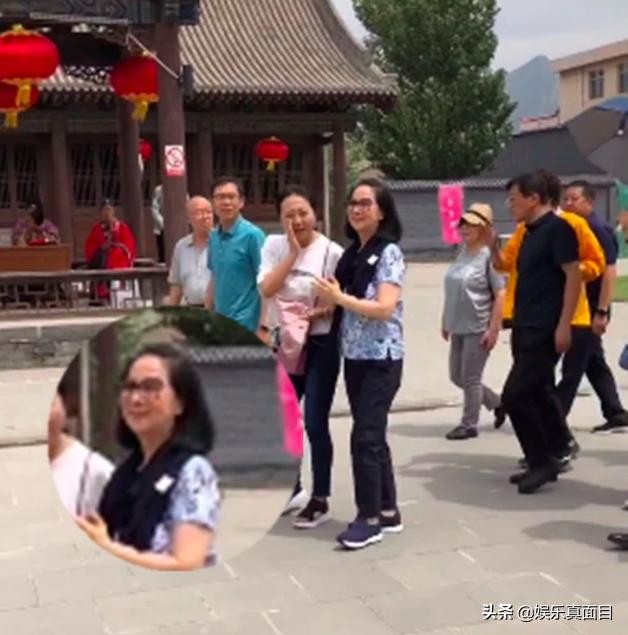 成龙有几个老婆排名（成龙的妻子是怎样的一个女人）(10)