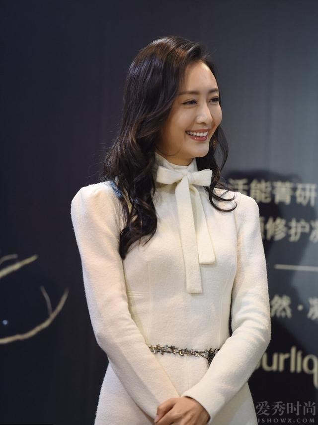 李纯个人资料（这俩女星傻傻分不清楚）