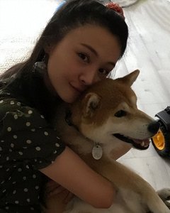 ​郑爽近况曝光！庆31岁生日 娱乐圈仅1人祝福：真的感激