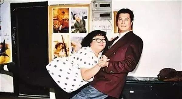 郑欣宜离婚是郑少秋的错还是沈殿霞（郑少秋沈殿霞郑欣宜）