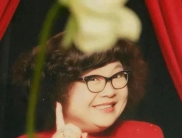 郑欣宜离婚是郑少秋的错还是沈殿霞（郑少秋沈殿霞郑欣宜）