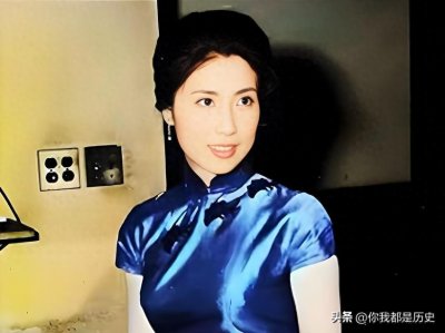 ​张灵甫妻子王玉龄有多美？1968年在美国留影，那年她40岁气质非凡