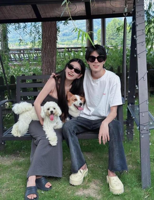 王思聪为已育网红亲自烤串!穿4千