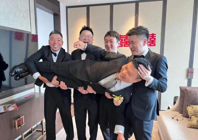 王思聪为已育网红亲自烤串!穿4千