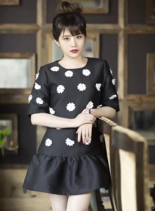 ​歌手香香作为网络第一女歌手，曾如此风光的她如今去哪里了