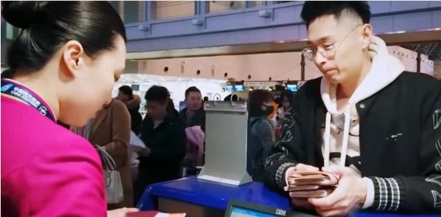 买超前女友是谁照片？买超王子文啥关系在一起过恋情经过分手原因