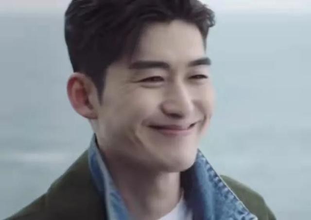 刘亦菲大笑女神形象全无（一大笑颜值就垮掉的5位明星）