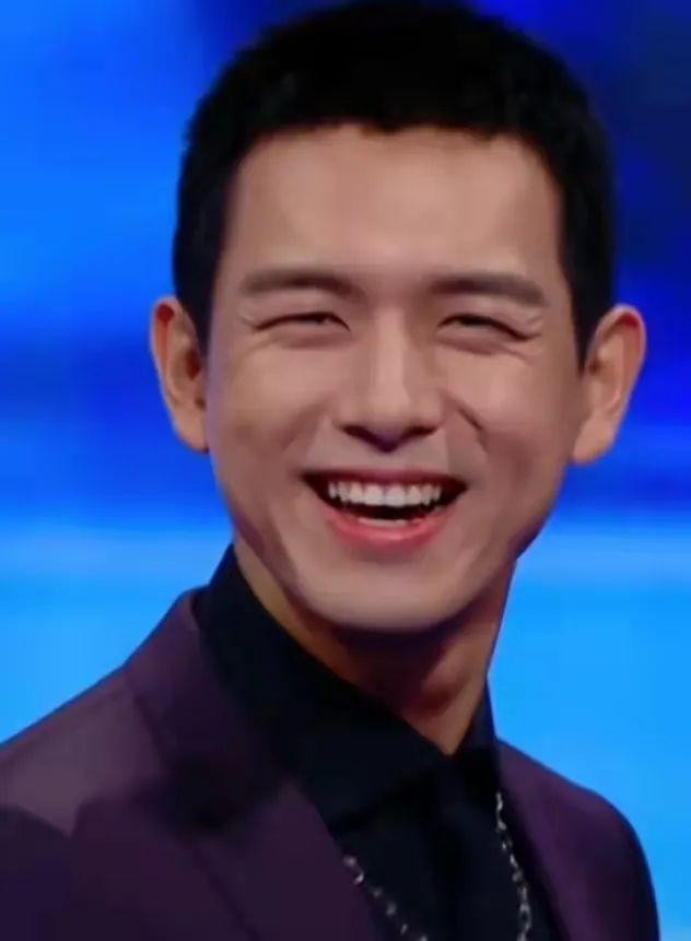 刘亦菲大笑女神形象全无（一大笑颜值就垮掉的5位明星）