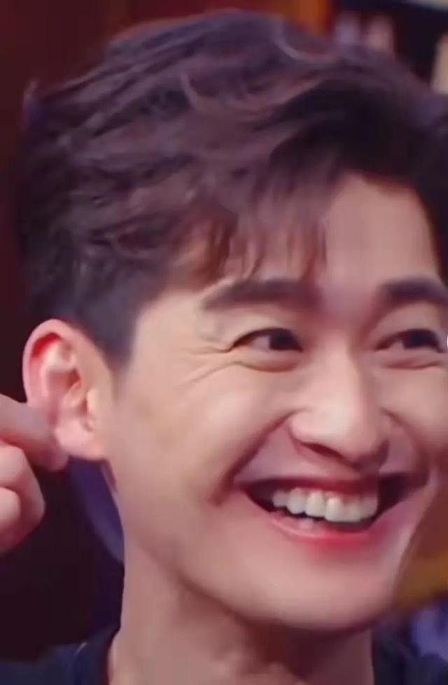 刘亦菲大笑女神形象全无（一大笑颜值就垮掉的5位明星）