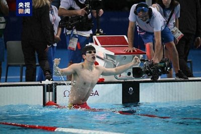 ​潘展乐被美媒评选为世界第一，称其游出“有史以来最快的成绩”