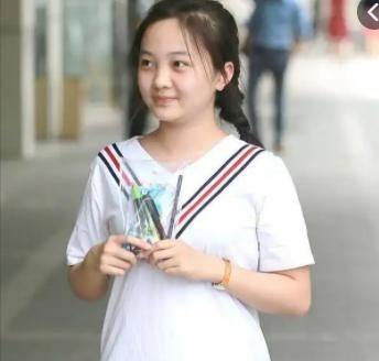 林妙可家庭背景(林妙可大学毕业后无戏可拍)