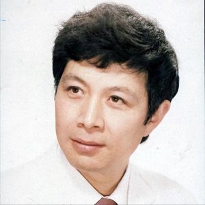 ​英俊的陈少泽，向梅老搭档为何当红时息影？如今73岁越来越帅