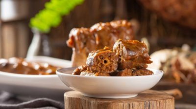 ​一斤鸭脖70元，年轻人大喊“少抓点”！