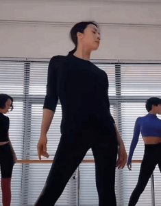 ​黄磊家藏舞王！孙莉跳舞合集曝光，网友直呼“太炸了”！