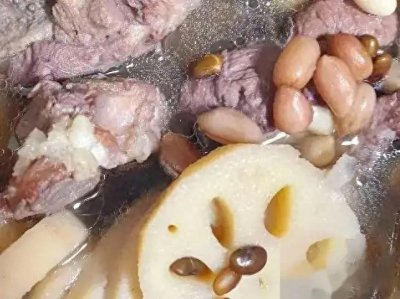 ​入冬之后，女人应多喝这八道汤，美容养颜，越喝越显年轻。