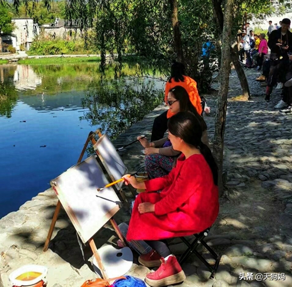 安徽黟县宏村,国家5A级景区,有“画里乡村”之称