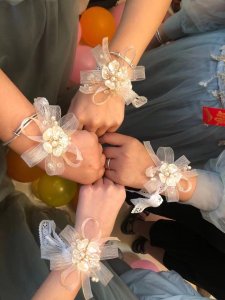 ​职业伴娘国庆8天8场婚礼：有婚闹不接单，多接就麻木，但誓言环节很想哭