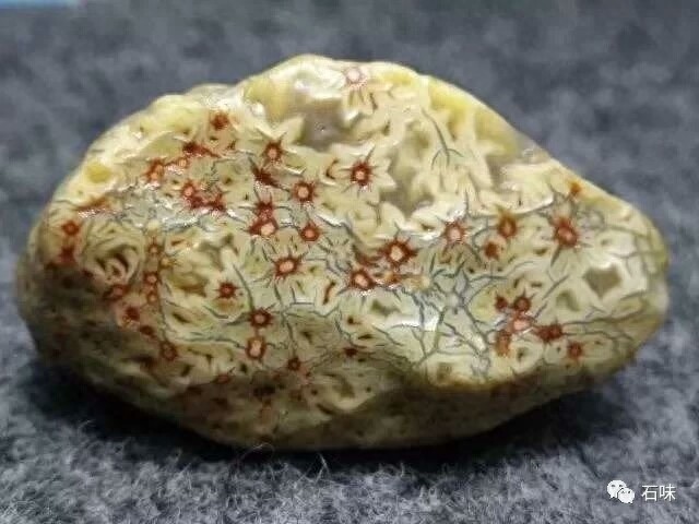 戈壁玛瑙:形态、质地、色彩、纹理、韵味