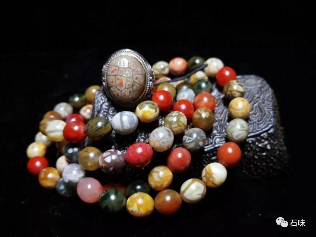 戈壁玛瑙:形态、质地、色彩、纹理、韵味