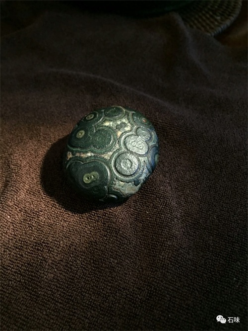 戈壁玛瑙:形态、质地、色彩、纹理、韵味