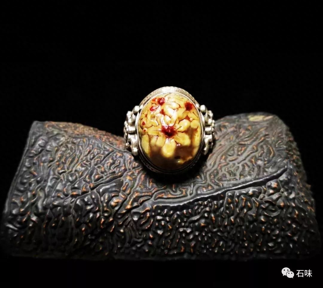 戈壁玛瑙:形态、质地、色彩、纹理、韵味