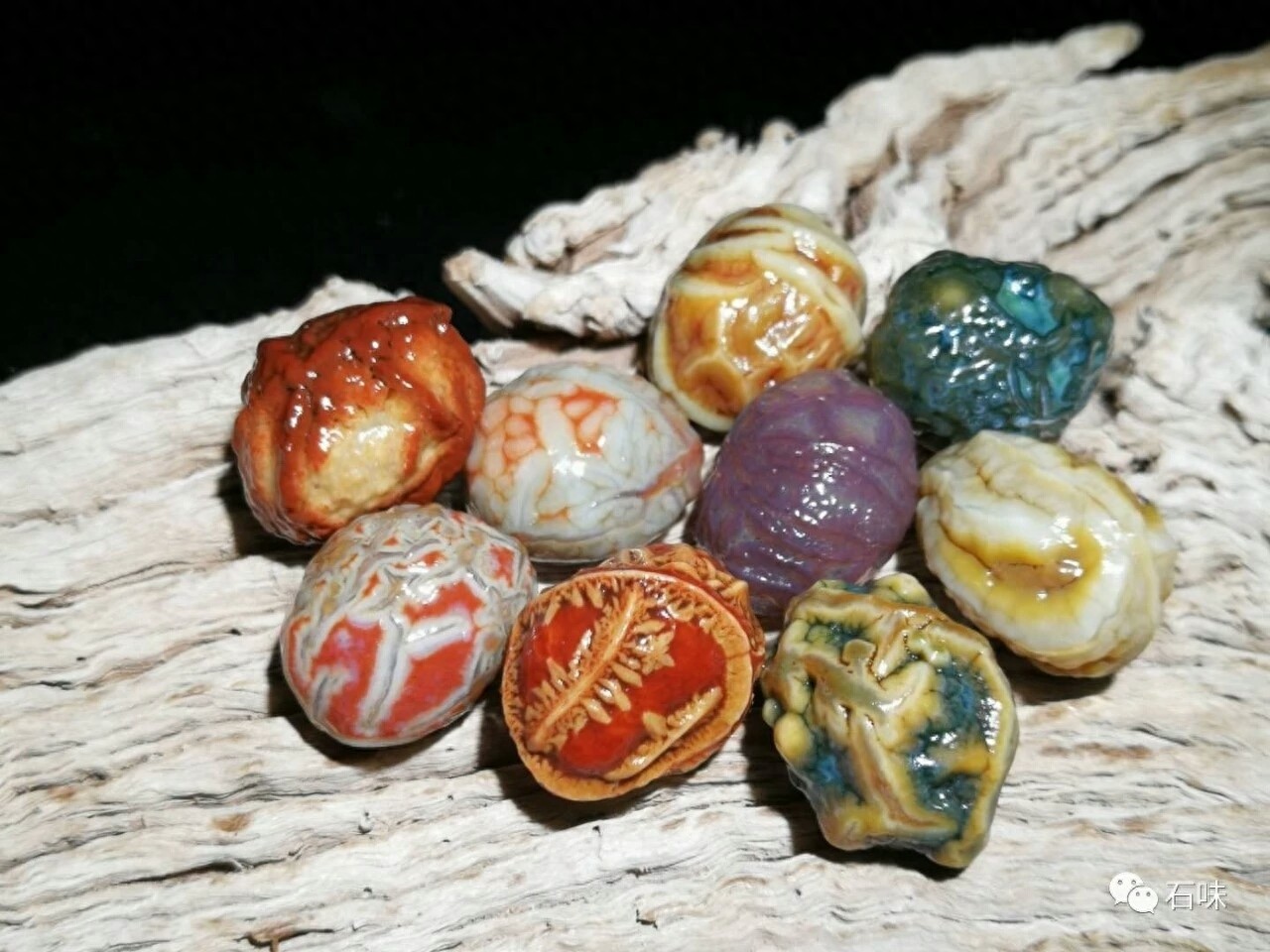 戈壁玛瑙:形态、质地、色彩、纹理、韵味