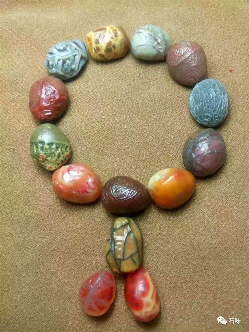 戈壁玛瑙:形态、质地、色彩、纹理、韵味