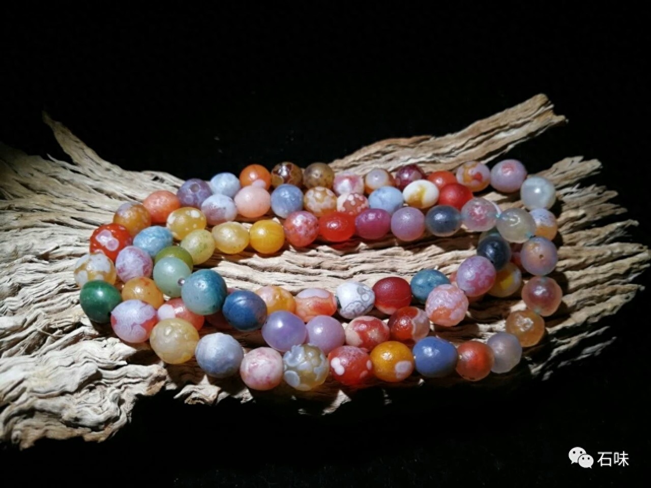 戈壁玛瑙:形态、质地、色彩、纹理、韵味