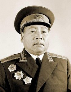 ​滕海清：金寨走出的开国中将，被子弹封喉大难不死，21军首任军长