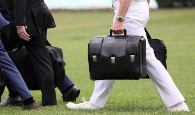 ​核手提箱：美国的最高权力象征，决定所有人命运的箱子