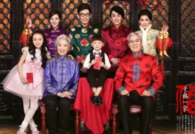 ​向人祝福时，“阖家欢乐”和“合家欢乐”有什么不同呢？你知道吗