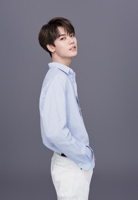 组图:偶像新人林彦俊