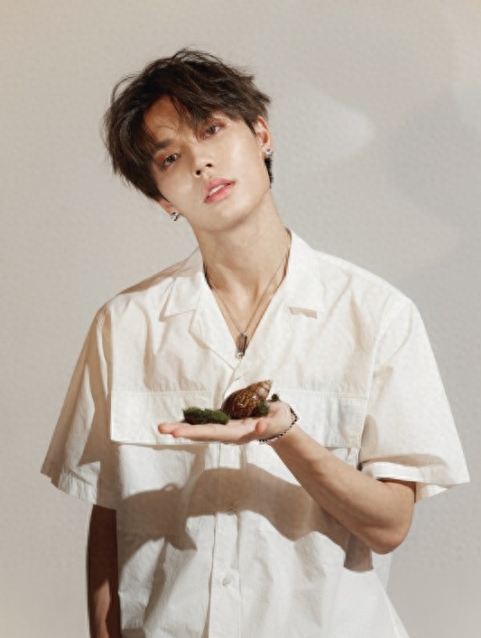 组图:偶像新人林彦俊