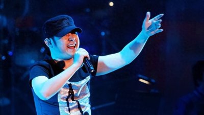 ​53 岁刀郎疯狂开演唱会，良苦用心背后全是现实难题