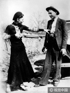 ​当强盗也能当成名人 看美国历史上最著名的雌雄大盗邦妮和克莱德