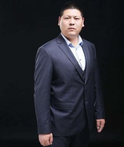 ​中国第一保镖，人送外号＂金刚＂师承少林，曾勇闯三十余道关卡撤侨