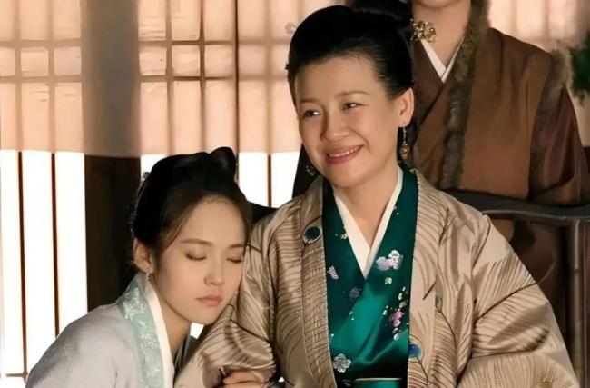 她本是豪门阔太 被导演喊来临时救场 却意外走红