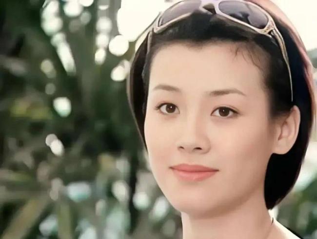 她本是豪门阔太 被导演喊来临时救场 却意外走红