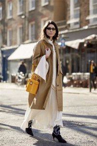 ​一件风衣的5种“穿搭思路”，省钱又好看，时髦精都在穿，好美