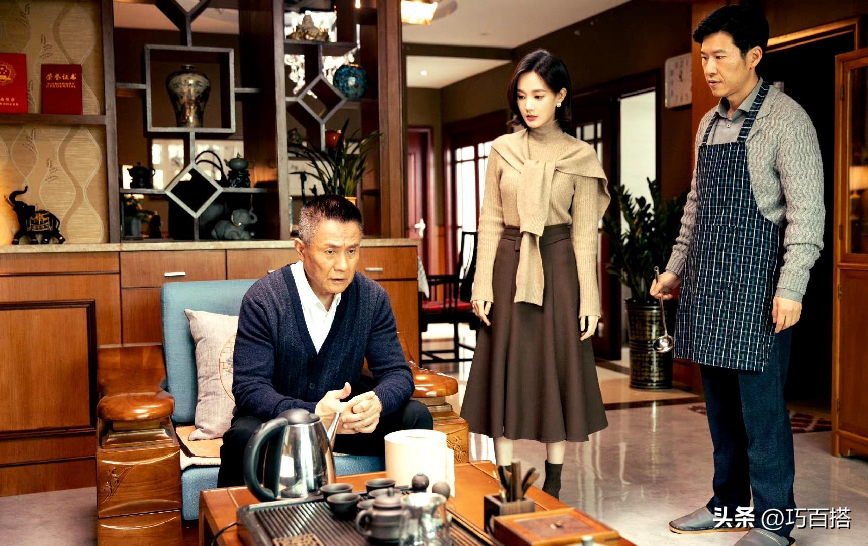 李一桐真给力！《狂飙》戏内穿搭戏外也能穿，有镜头感又有氛围感