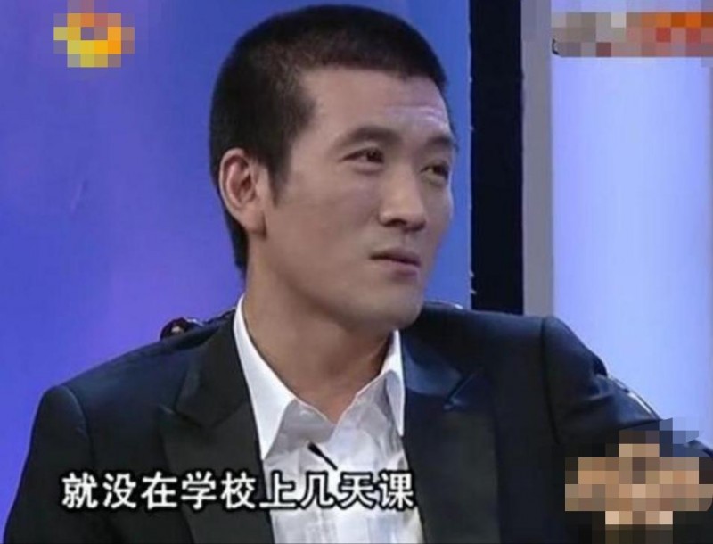 杨子为什么要打黄圣依(嫌弃黄圣依没文化的杨子)