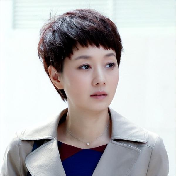 马伊琍现实生活中的老公(马伊琍为万梓良前妻恬妞的女儿理发)(8)